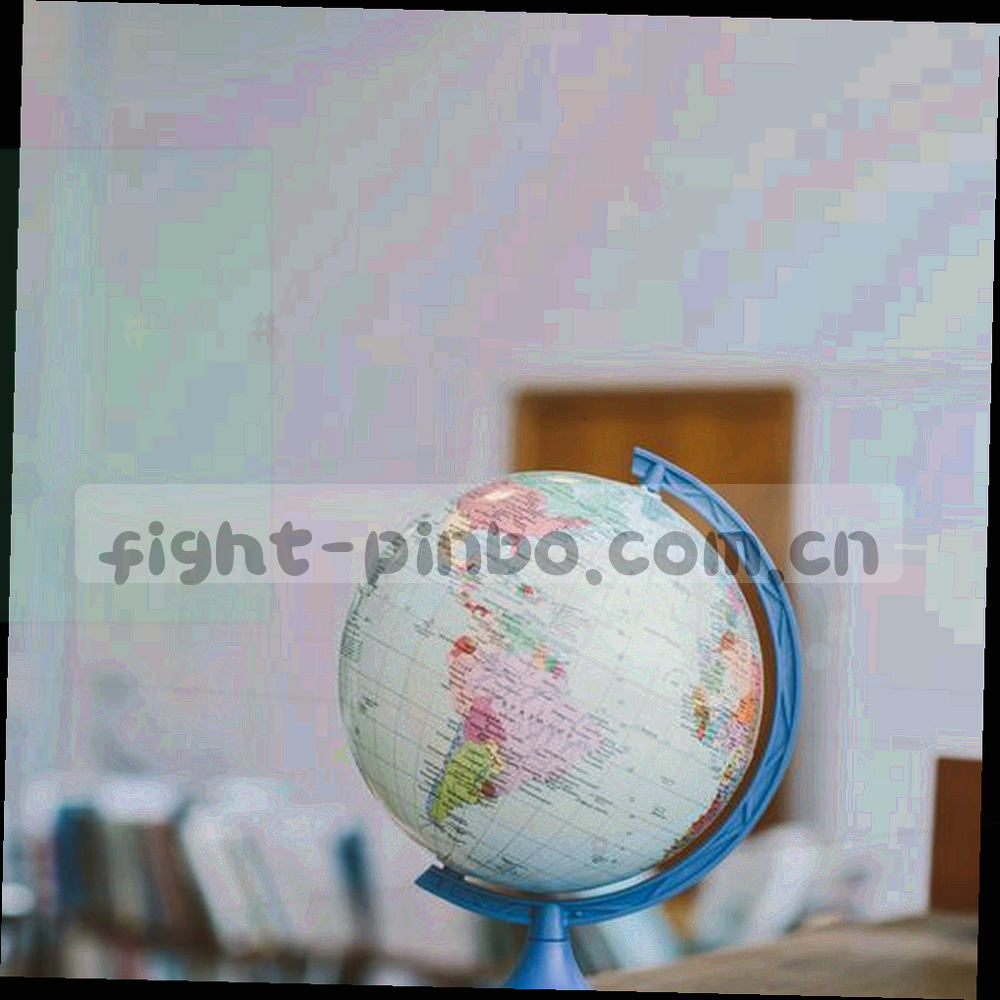 深色数据面板与联络信号线框叠加的方形抽象图，荧光绿折线与橙色高亮